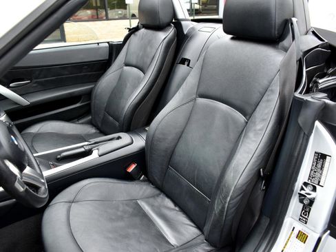 Used 2006 BMW Z4 3.0i image 29