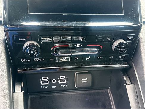 Used 2024 Jeep Grand Cherokee Altitude image 16