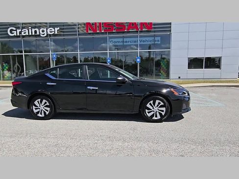 Used 2025 Nissan Altima 2.5 S image 35