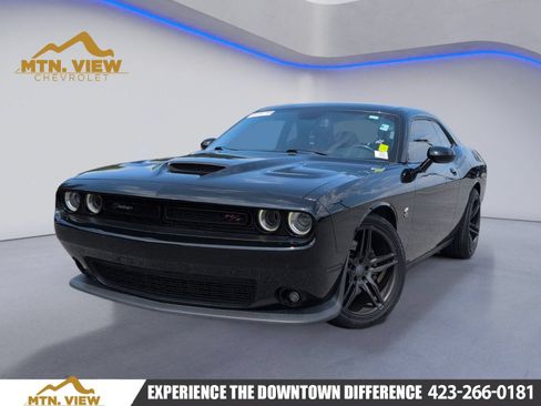 Used 2019 Dodge Challenger R/T Scat Pack RWD image 1