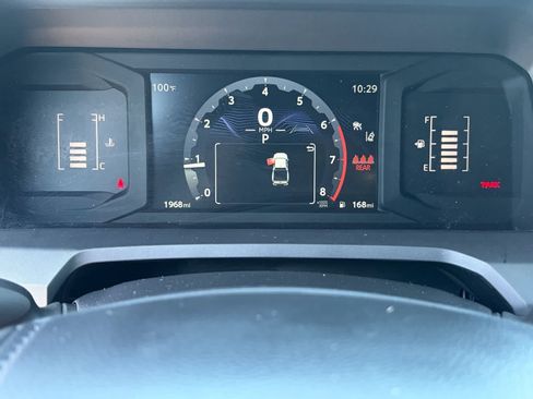 Certified 2025 Toyota Tacoma SR5 AWD/4WD image 23