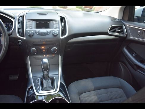 Used 2018 Ford Edge SEL FWD image 31