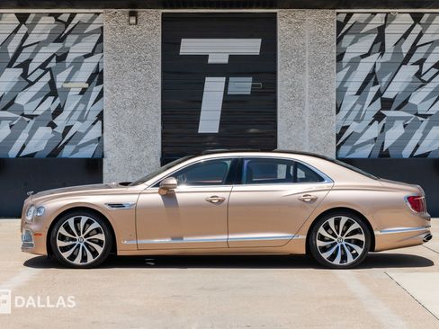 Used 2022 Bentley Flying Spur W12 image 8
