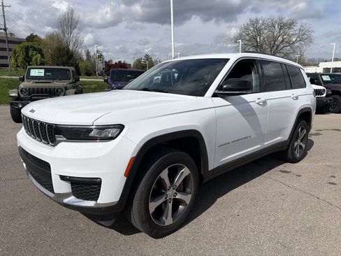 Used 2023 Jeep Grand Cherokee L Limited image 4