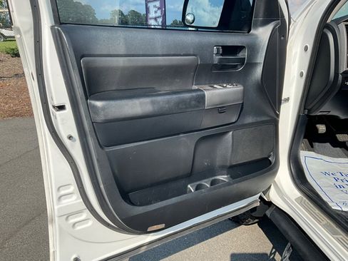 Used 2010 Toyota Tundra 4x4 Double Cab image 17