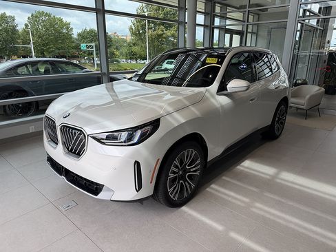 New 2026 BMW X3 xDrive30i w/ Premium Package AWD/4WD image 3