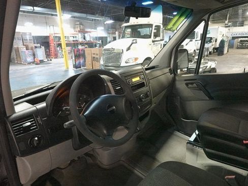 Used 2011 Freightliner Sprinter 2500 image 11