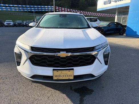 Used 2024 Chevrolet Trax LT w/ LT Convenience Package FWD image 12