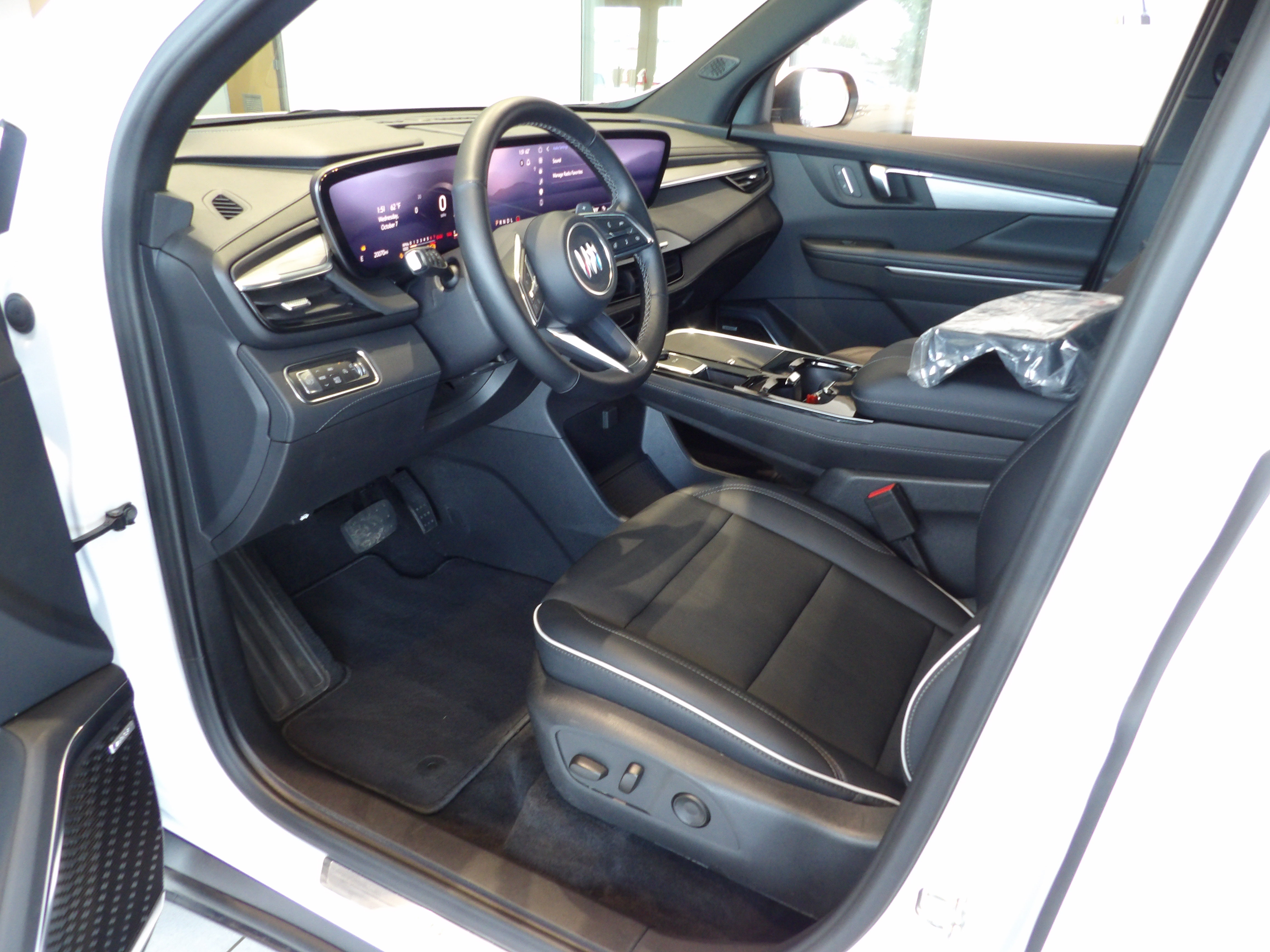Used 2026 Buick Enclave Preferred AWD/4WD image 10