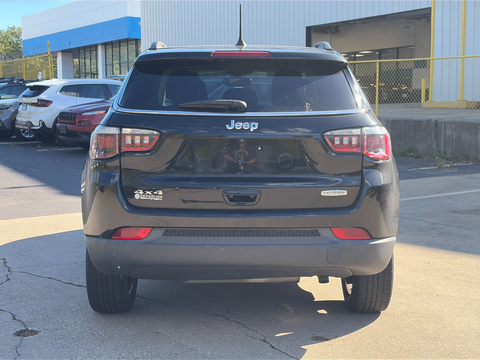 Used 2020 Jeep Compass Latitude w/ Popular Equipment Group AWD/4WD image 3