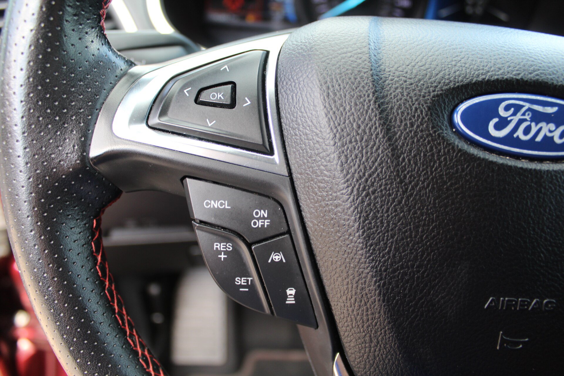 Used 2021 Ford Edge ST-Line FWD image 33