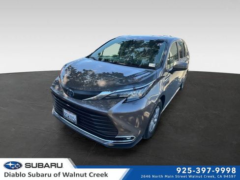Used 2023 Toyota Sienna XLE AWD/4WD image 1