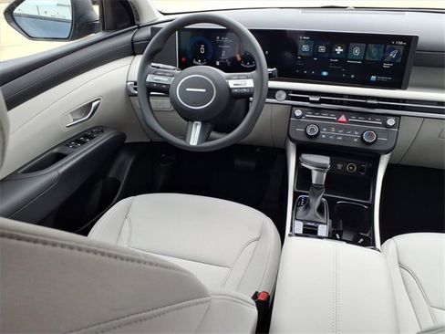 New 2026 Hyundai Tucson SE image 4