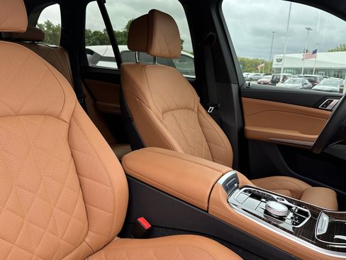 Used 2025 BMW X5 M60i image 33