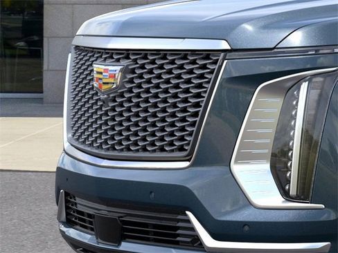 New 2026 Cadillac Escalade Platinum Luxury w/ LPO, Radiant Package image 13