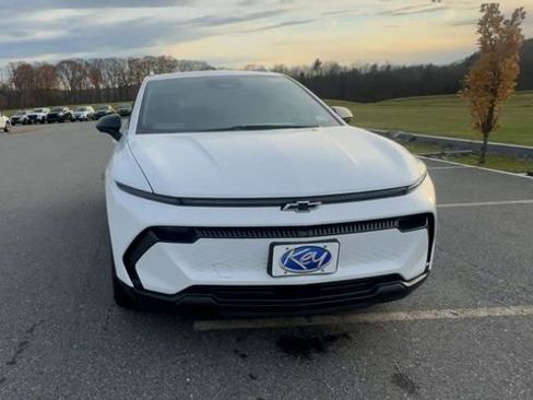 New 2026 Chevrolet Equinox EV LT w/ LPO, Blackout Package image 3