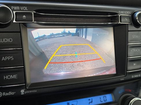 Used 2017 Toyota RAV4 XLE AWD/4WD image 16