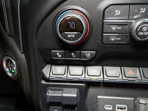 Used 2020 Chevrolet Silverado 2500 LTZ w/ Technology Package image 28