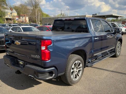 Used 2022 Chevrolet Silverado 1500 High Country w/ Technology Package AWD/4WD image 6