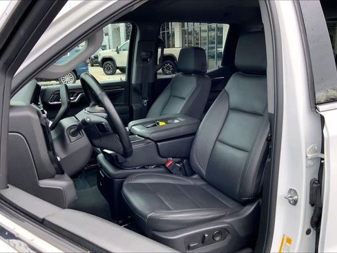 Used 2025 GMC Sierra 1500 SLT image 7