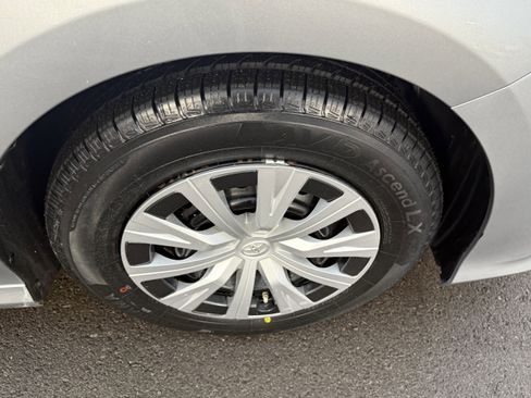 Certified 2019 Toyota Camry LE image 3