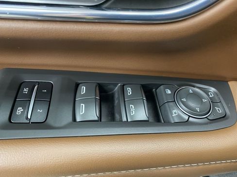 Used 2022 Chevrolet Tahoe High Country image 24