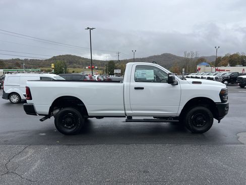 Used 2025 RAM 2500 Tradesman image 4