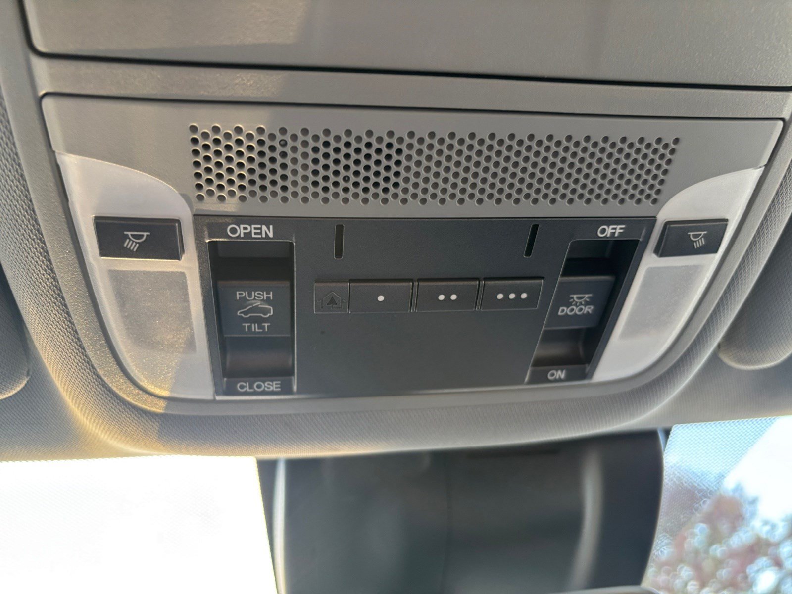 Used 2018 Acura MDX FWD image 34