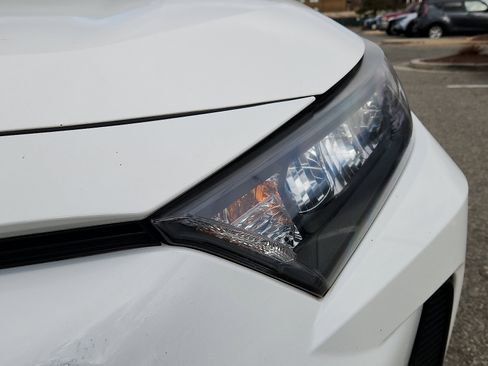Used 2019 Toyota RAV4 LE image 9
