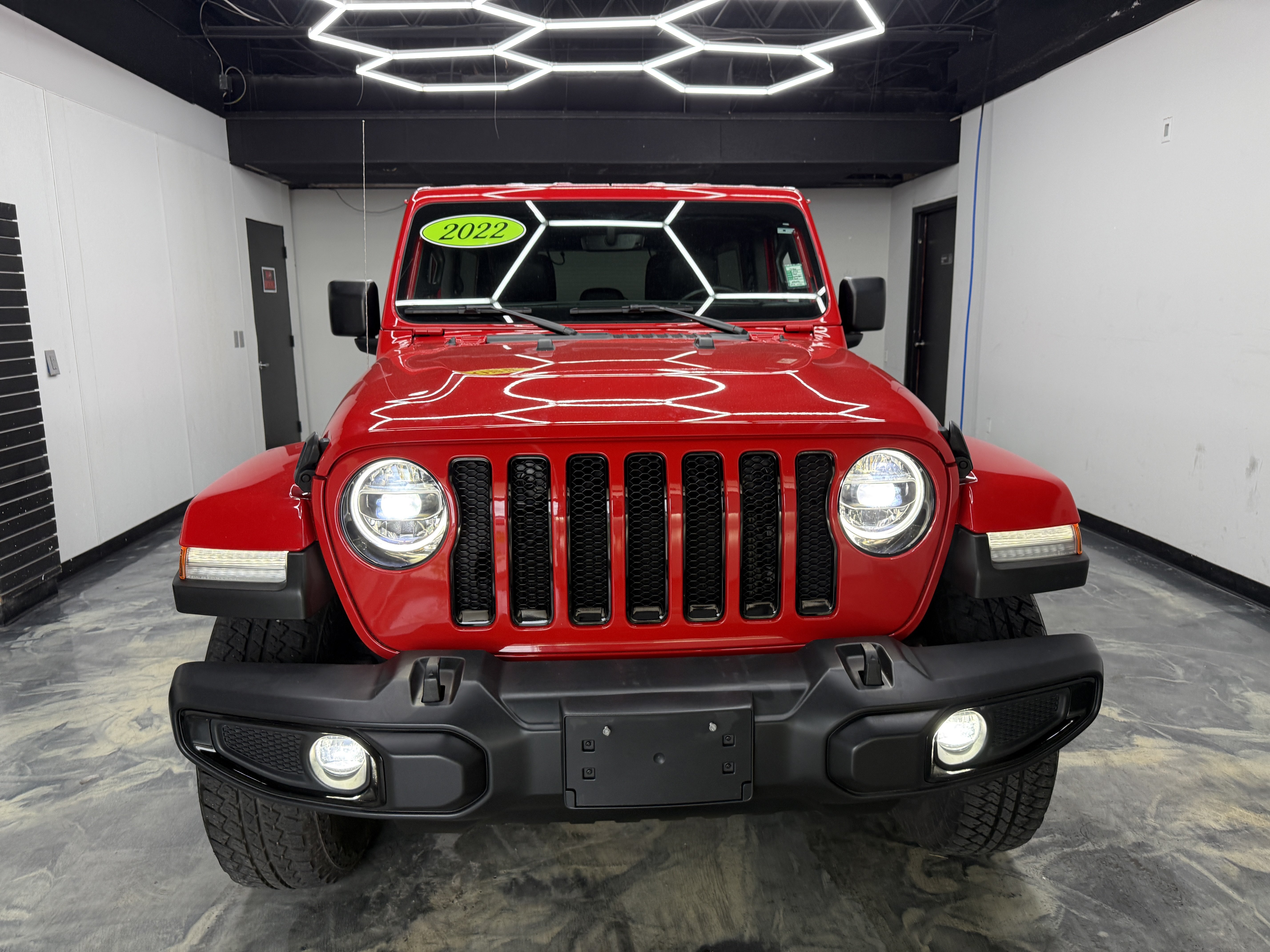 Used 2022 Jeep Wrangler Unlimited Sahara AWD/4WD image 7