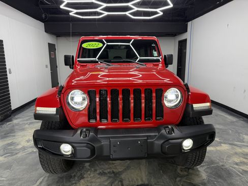 Used 2022 Jeep Wrangler Unlimited Sahara AWD/4WD image 7