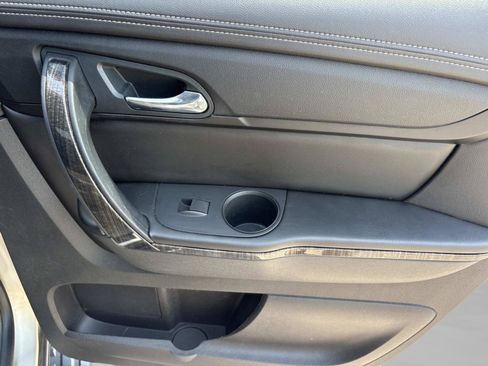 Used 2017 GMC Acadia Limited SLT FWD image 20
