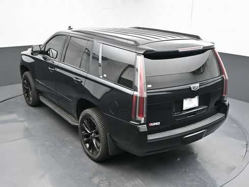 Used 2020 Cadillac Escalade Luxury w/ Escalade Sport Edition AWD/4WD image 44