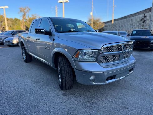 Used 2017 RAM 1500 Laramie w/ Convenience Group image 5