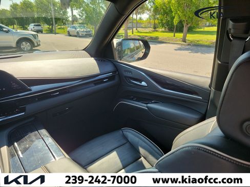 Used 2023 Cadillac Escalade Sport AWD/4WD image 20