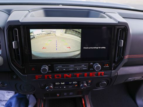 Used 2025 Nissan Frontier Pro-X image 23