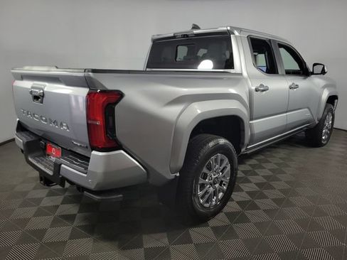 Used 2025 Toyota Tacoma Limited AWD/4WD image 8