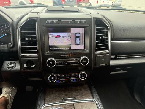 Used 2020 Ford Expedition Limited w/ Equipment Group 302A AWD/4WD image 31
