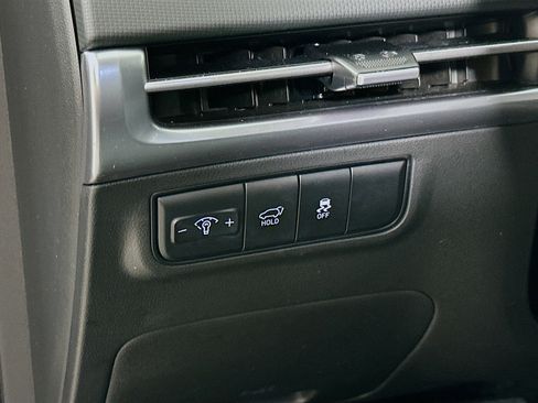 Used 2025 Hyundai Tucson SEL FWD image 17