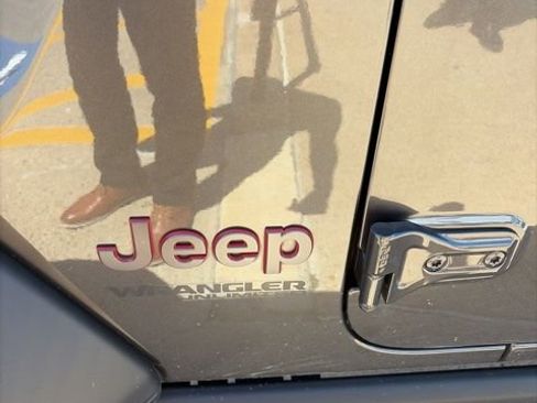 Used 2022 Jeep Wrangler Unlimited Rubicon w/ Steel Bumper Group image 3