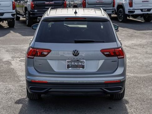 Used 2024 Volkswagen Tiguan SE AWD/4WD image 30