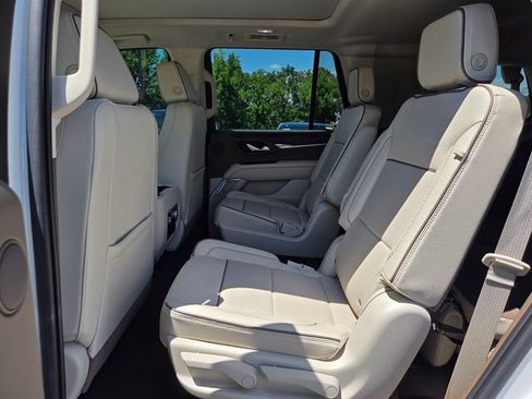 Used 2022 GMC Yukon Denali AWD/4WD image 15