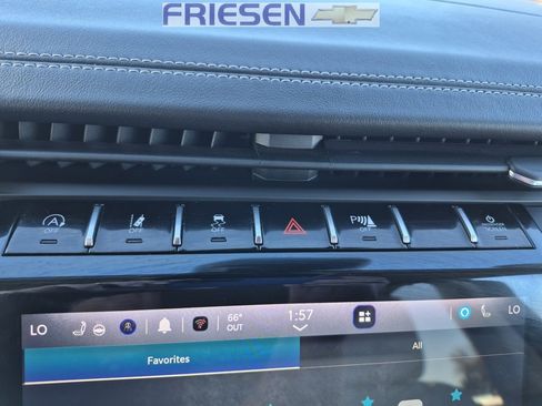 Used 2022 Jeep Grand Cherokee L Overland w/ Advanced Protech Group III image 27