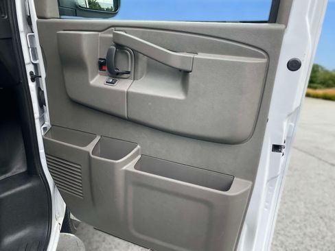 Used 2025 GMC Savana 2500 w/ Driver Convenience Package RWD image 22