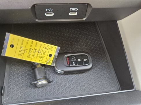 Certified 2025 Honda Accord LX image 19