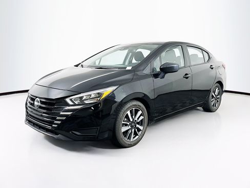 Used 2025 Nissan Versa SV FWD image 3