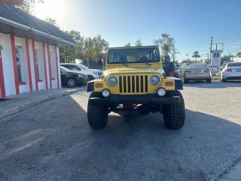 Used 2000 Jeep Wrangler Sport image 2