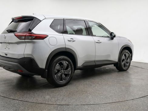 Used 2025 Nissan Rogue SV FWD image 9