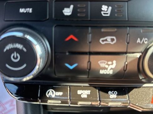 Used 2024 Dodge Durango GT image 17