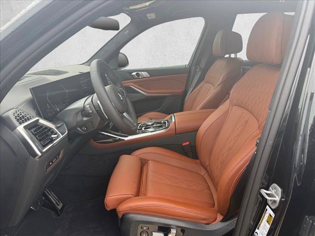 Used 2027 BMW X7 xDrive40i w/ M Sport Package AWD/4WD image 17